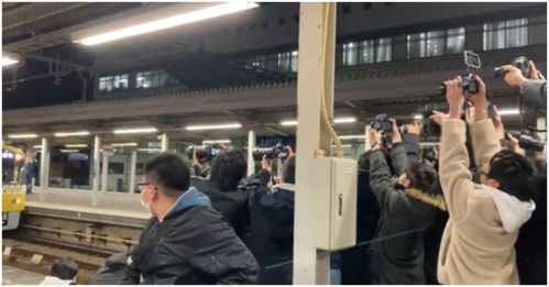 日本铁路摄影乱象 站台安全与素质争议
